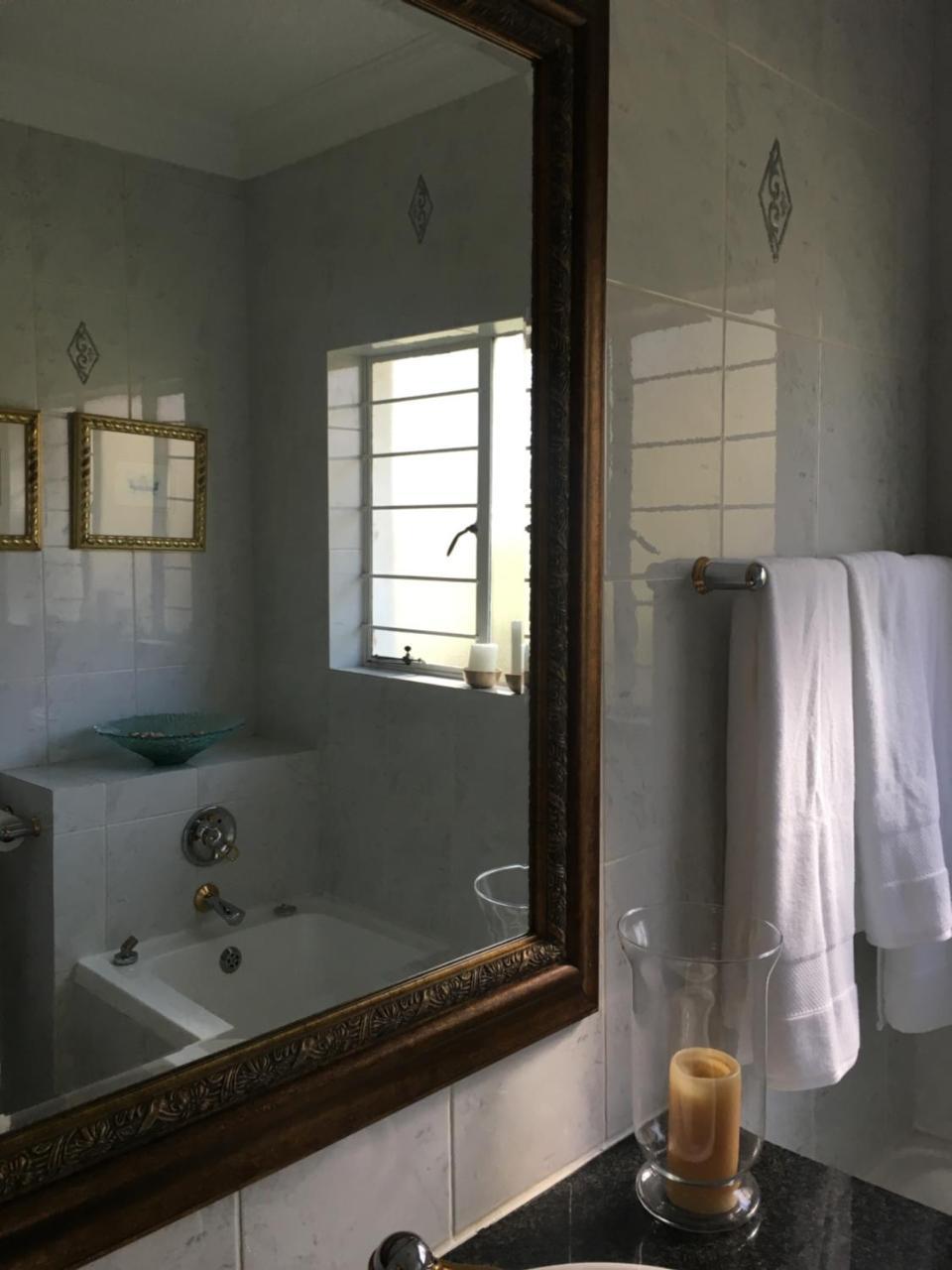 Vair's Place Guest House in Sandton Paulshof - Apartment, Lux Suites&Spa Johannesbourg Extérieur photo